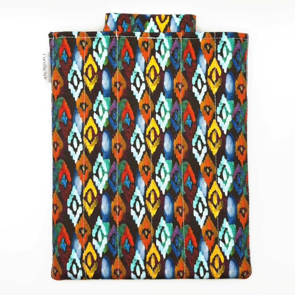 E-Reader sleeve with colorful diamond patterned fabric